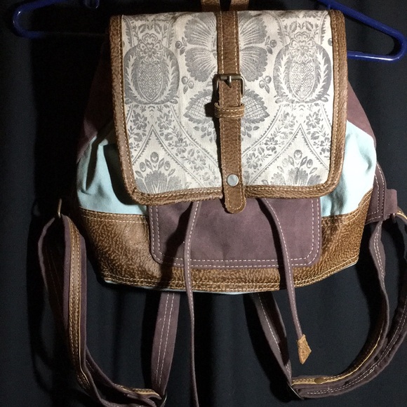 Meet The Posher Joli 🌙 - Picture 9 of 11